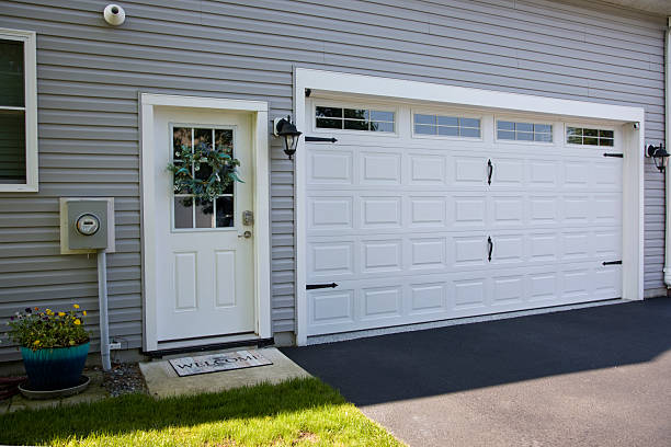 24/7 Emergency Garage Door Panel Replacement experts in Niles, MI